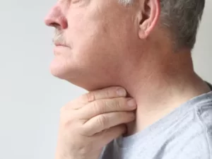 آندوسکوپی حنجره و دلایل انجام آن